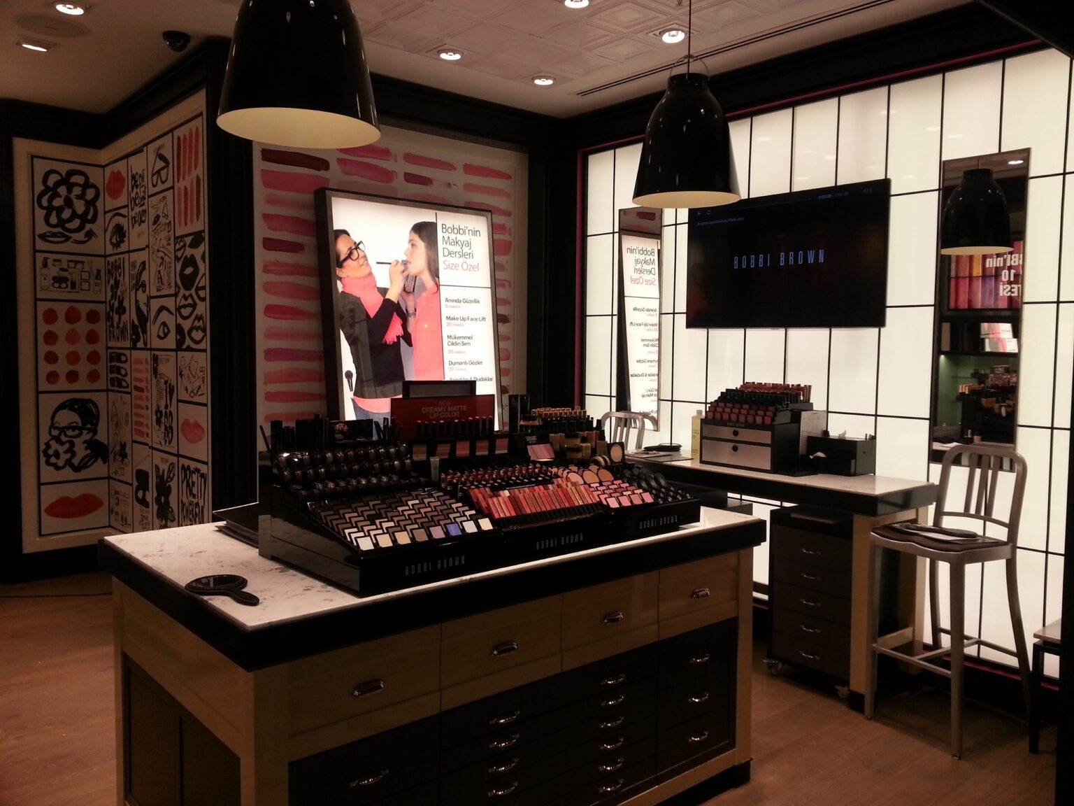 Bobbi Brown Akmerkez projesi kapak fotoğrafı