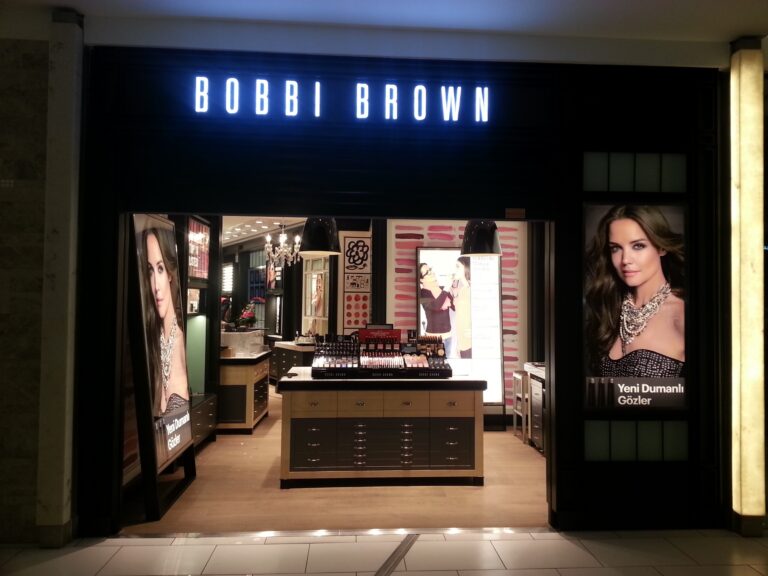 Bobbi Brown Akmerkez — fotoğraf 2
