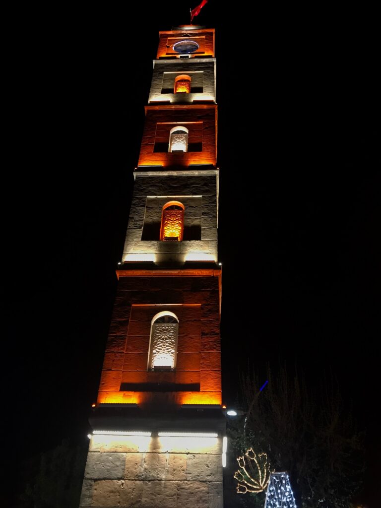 Siirt Belediyesi Saat Kulesi — fotoğraf 12